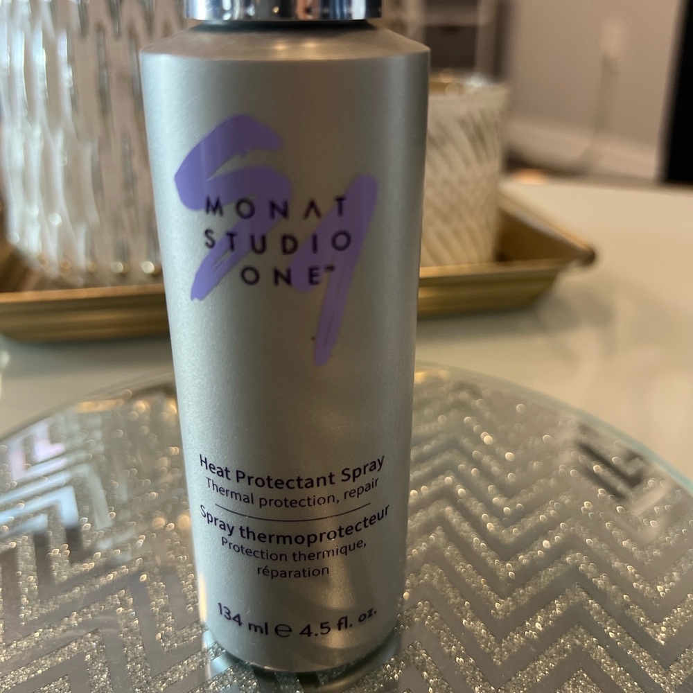 Monat Studio One Heat Protectant Spray - Silver